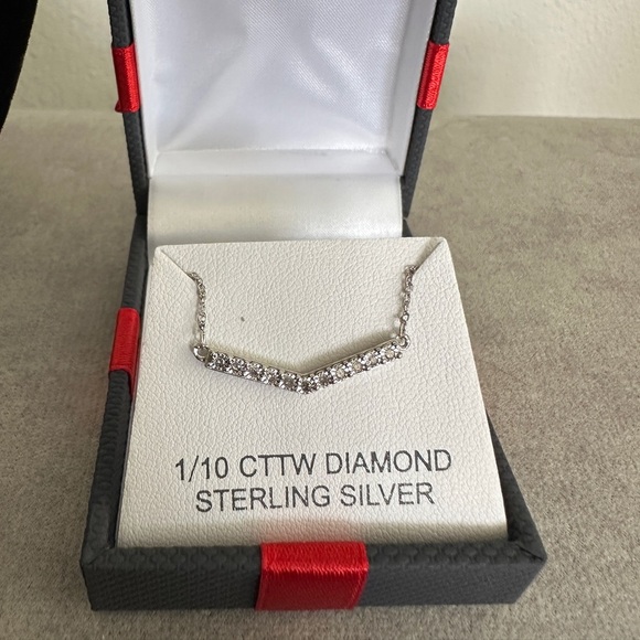 Diamond and sterling silver modern simplicity necklace - Picture 6 of 9